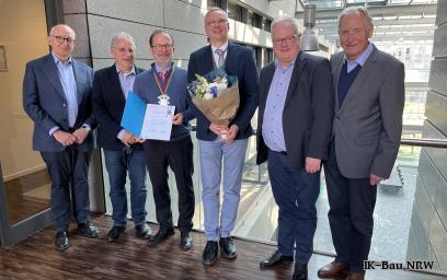 Herzlichen Glückwunsch zum 30-jährigen Dienstjubiläum an unseren Geschäftsführer Christoph Heemann!