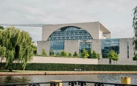 Wichtiges Signal der Bundesregierung: losweise Vergabe fördert fairen Wettbewerb