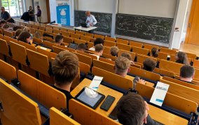 Wie die IK-Bau NRW Studierende erreicht und dabei Orientierung schafft