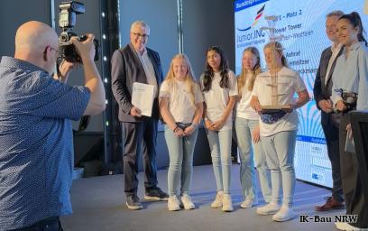 Schülerinnen aus NRW erreichen in Berlin 2. Platz beim Bundesfinale des Nachwuchspreises Junior.ING