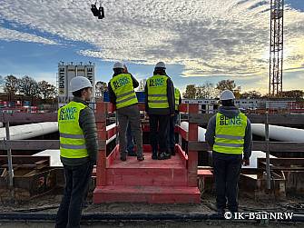 Studierende erkunden die Schleusen Rodde und Gleesen