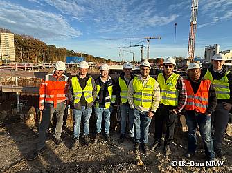 Studierende erkunden die Schleusen Rodde und Gleesen