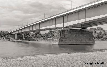 Fotoausstellung zu Brückenbaukunst