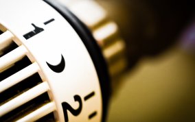 Energiekrise: Kalte Duschen, dunkle Straßen und Low-ex-Netze